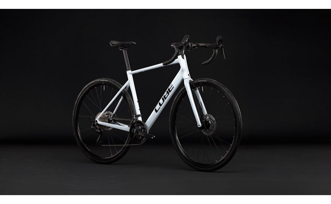 Cube Attain Race - 28 Zoll - Diamant - 2027