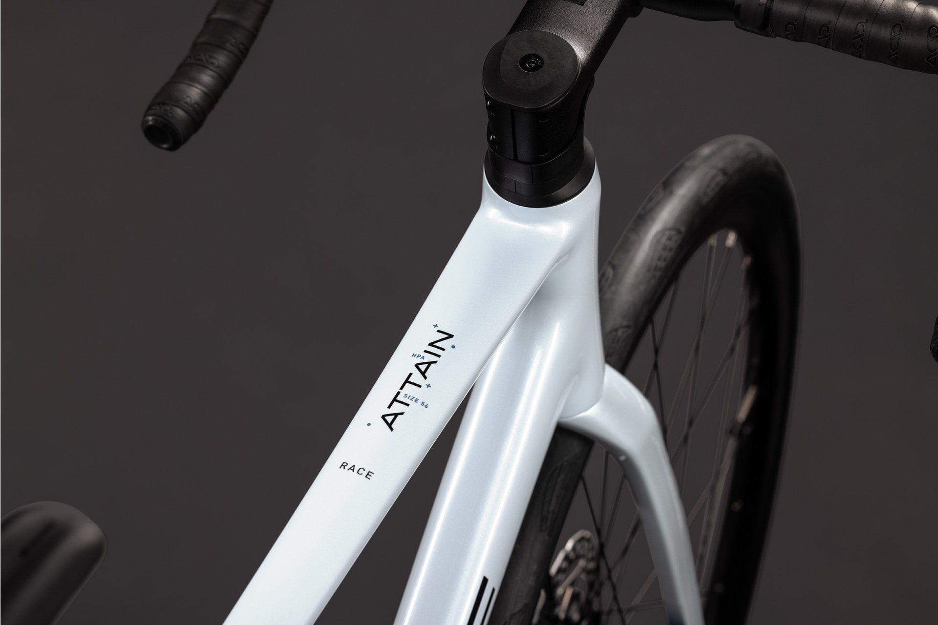 Cube Attain Race - 28 Zoll - Diamant - 2027