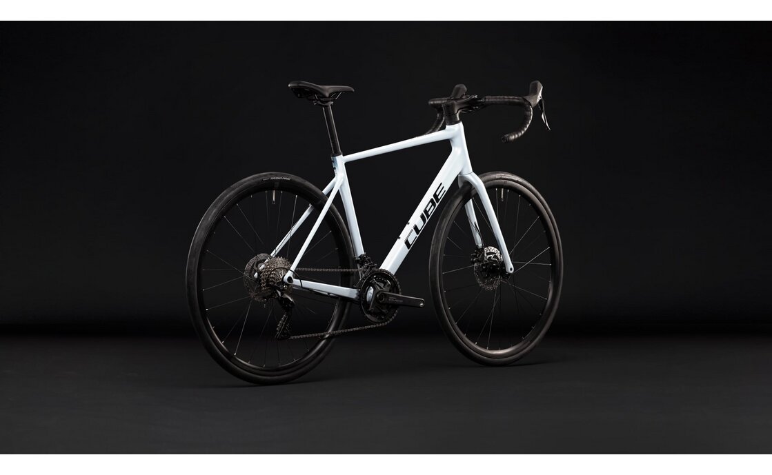 Cube Attain Race - 28 Zoll - Diamant - 2027
