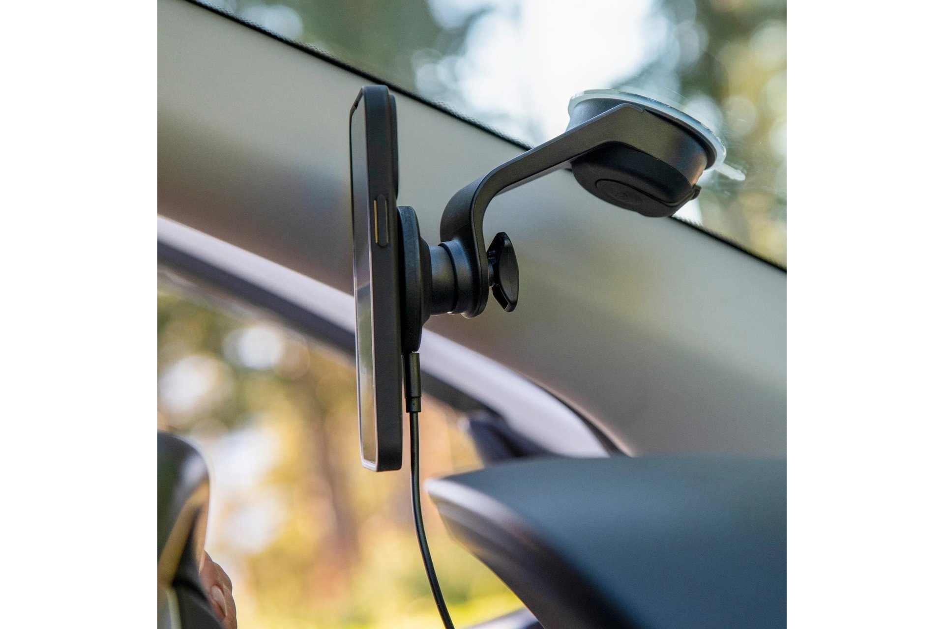 SP Connect Charging Suction Mount SPC+