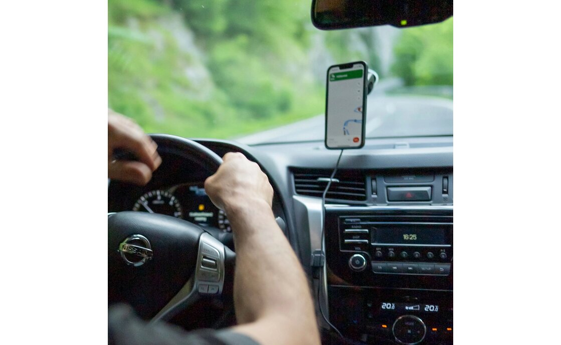 SP Connect Charging Suction Mount SPC+