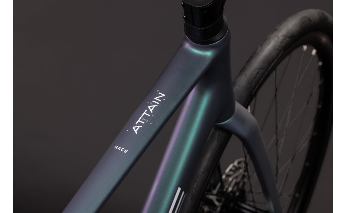 Cube Attain Race - 28 Zoll - Diamant - 2027