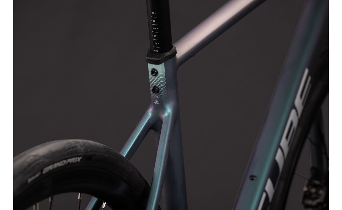 Cube Attain Race - 28 Zoll - Diamant - 2027