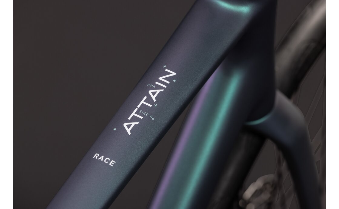 Cube Attain Race - 28 Zoll - Diamant - 2027