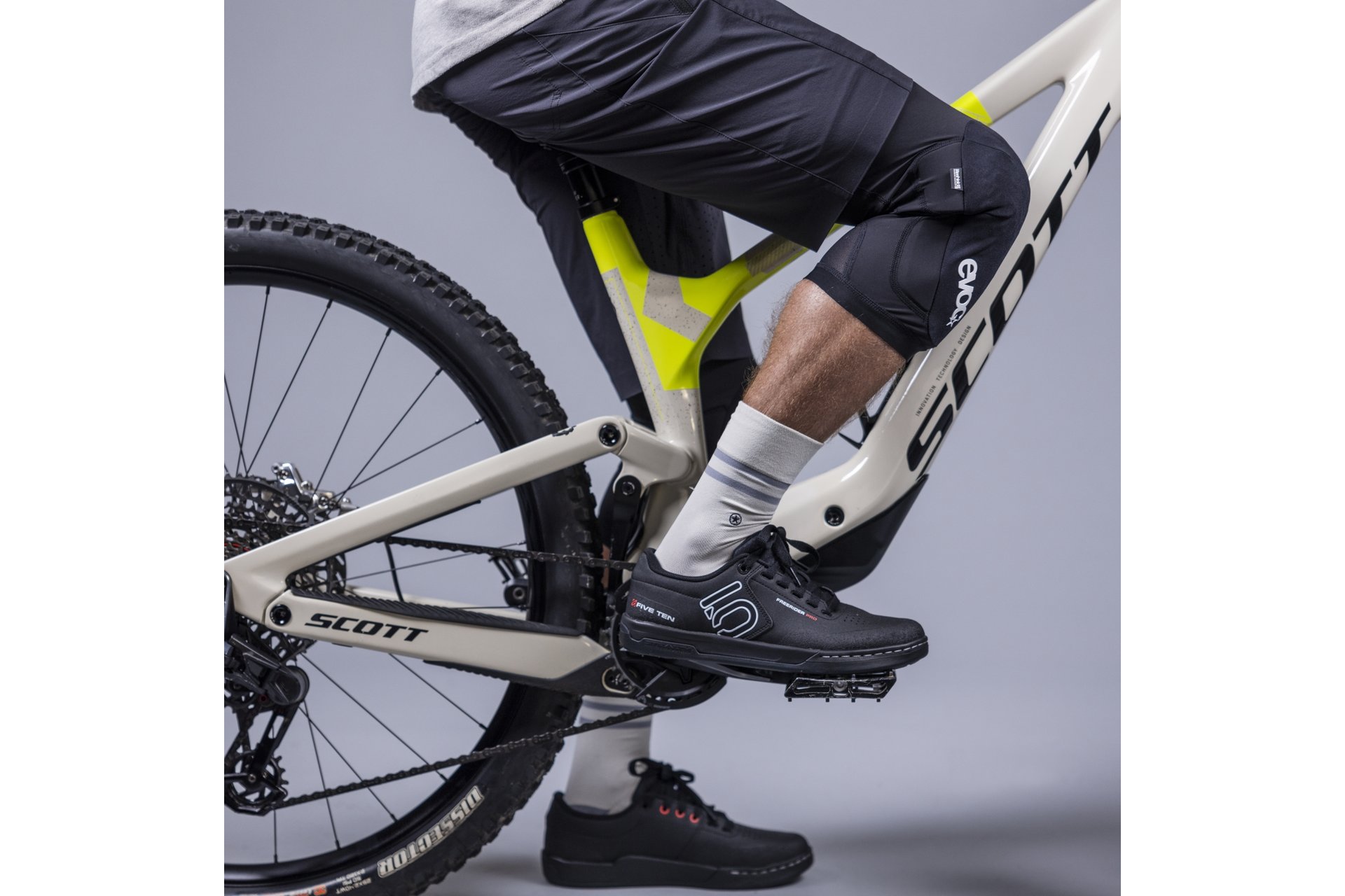 Evoc Knie Protektor LS Flex Lite