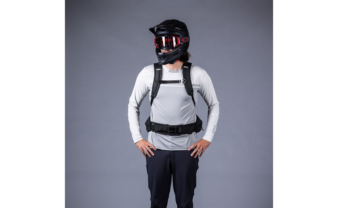 Evoc Trail Pro Blackline 16