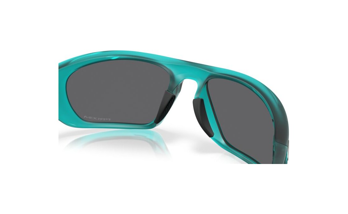 Oakley Lateralis Matte Trans Arctic Surf/Prizm Black