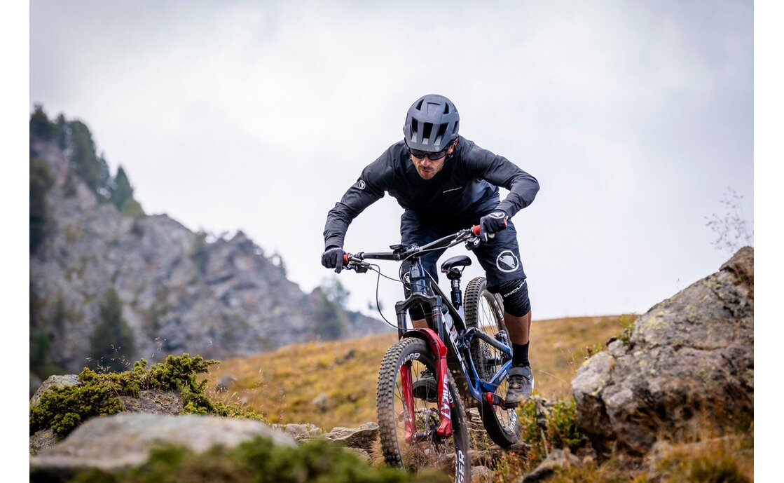 Endura Hummvee Plus MIPS Helm
