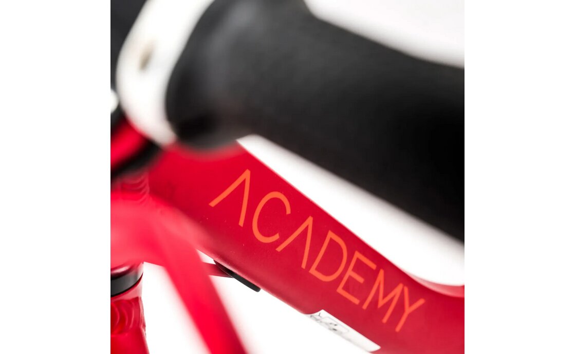 Academy Grade 1 - 12 Zoll - Tiefeinsteiger - 2026