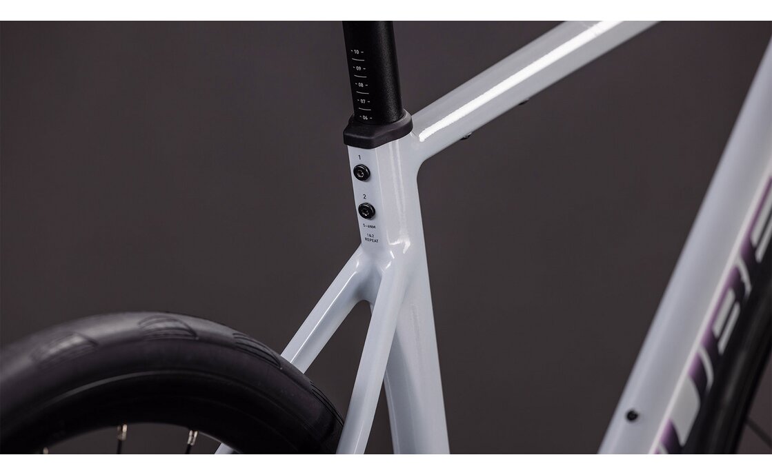 Cube Attain Race - 28 Zoll - Diamant - 2026