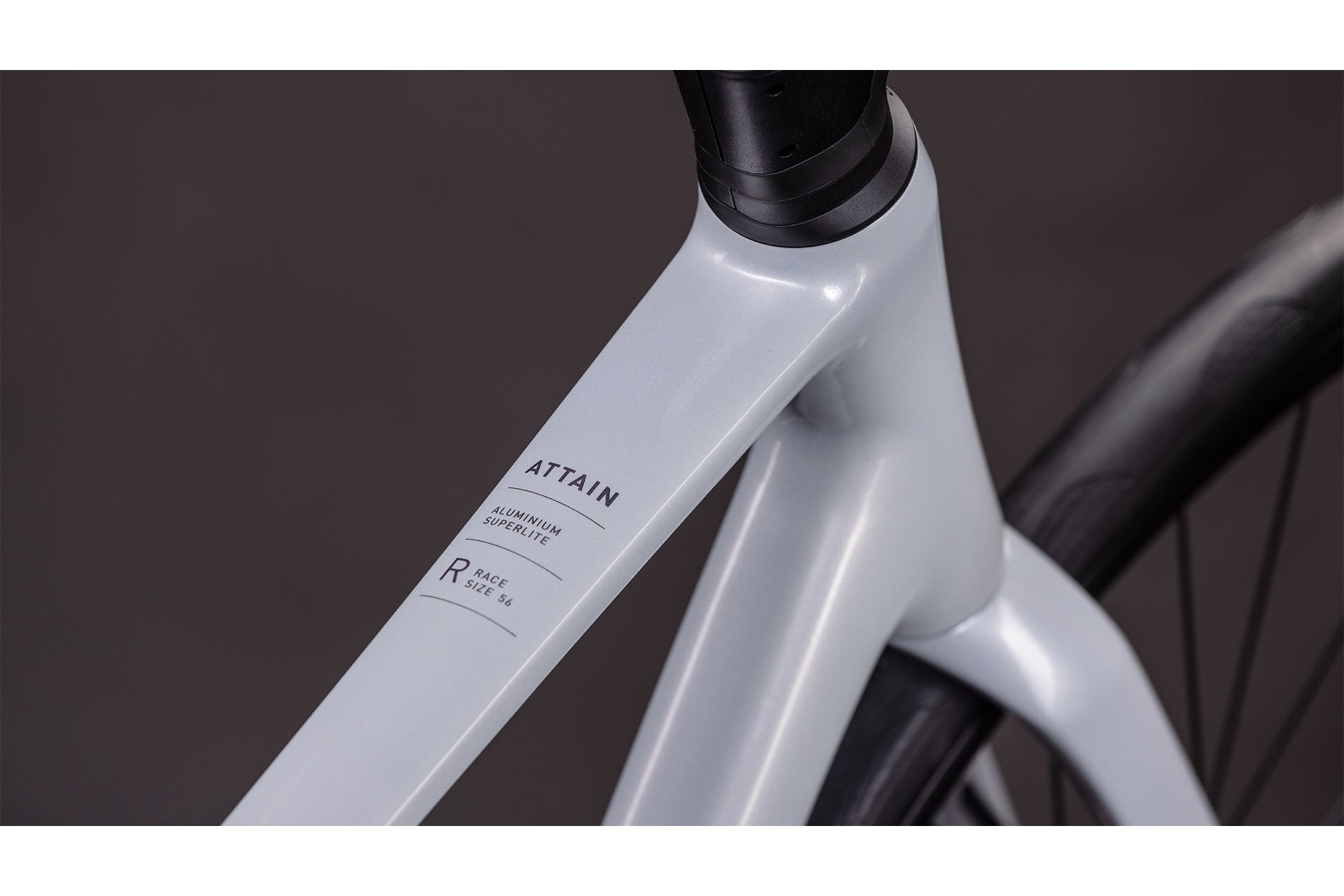Cube Attain Race - 28 Zoll - Diamant - 2026
