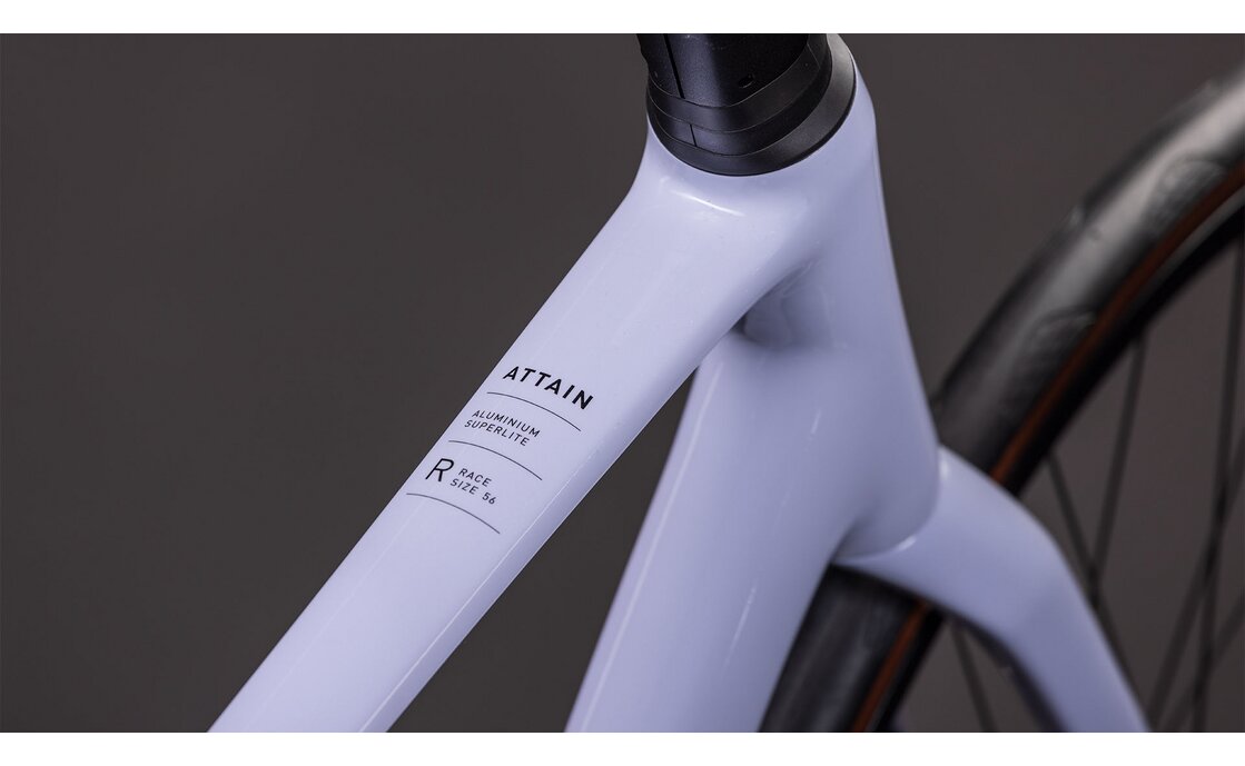 Cube Attain Race - 28 Zoll - Diamant - 2026