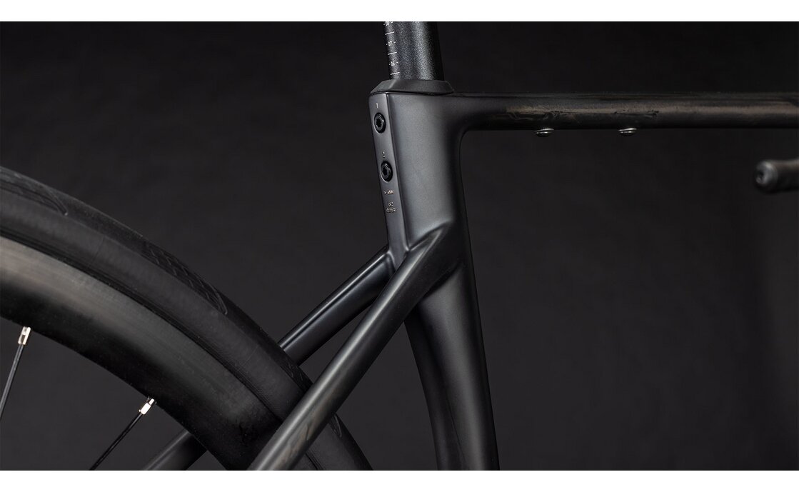 Cube Attain C:62 Race - 28 Zoll - Diamant - 2026