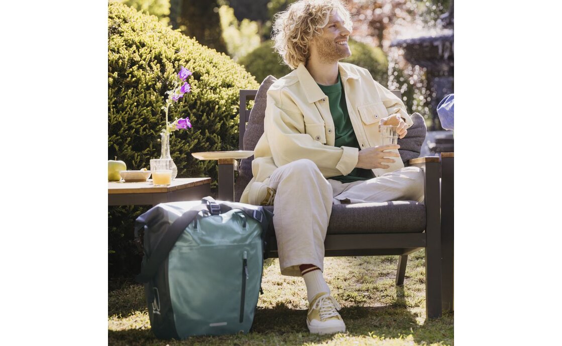 Basil Einzelpacktasche Rivo M MIK Hooks