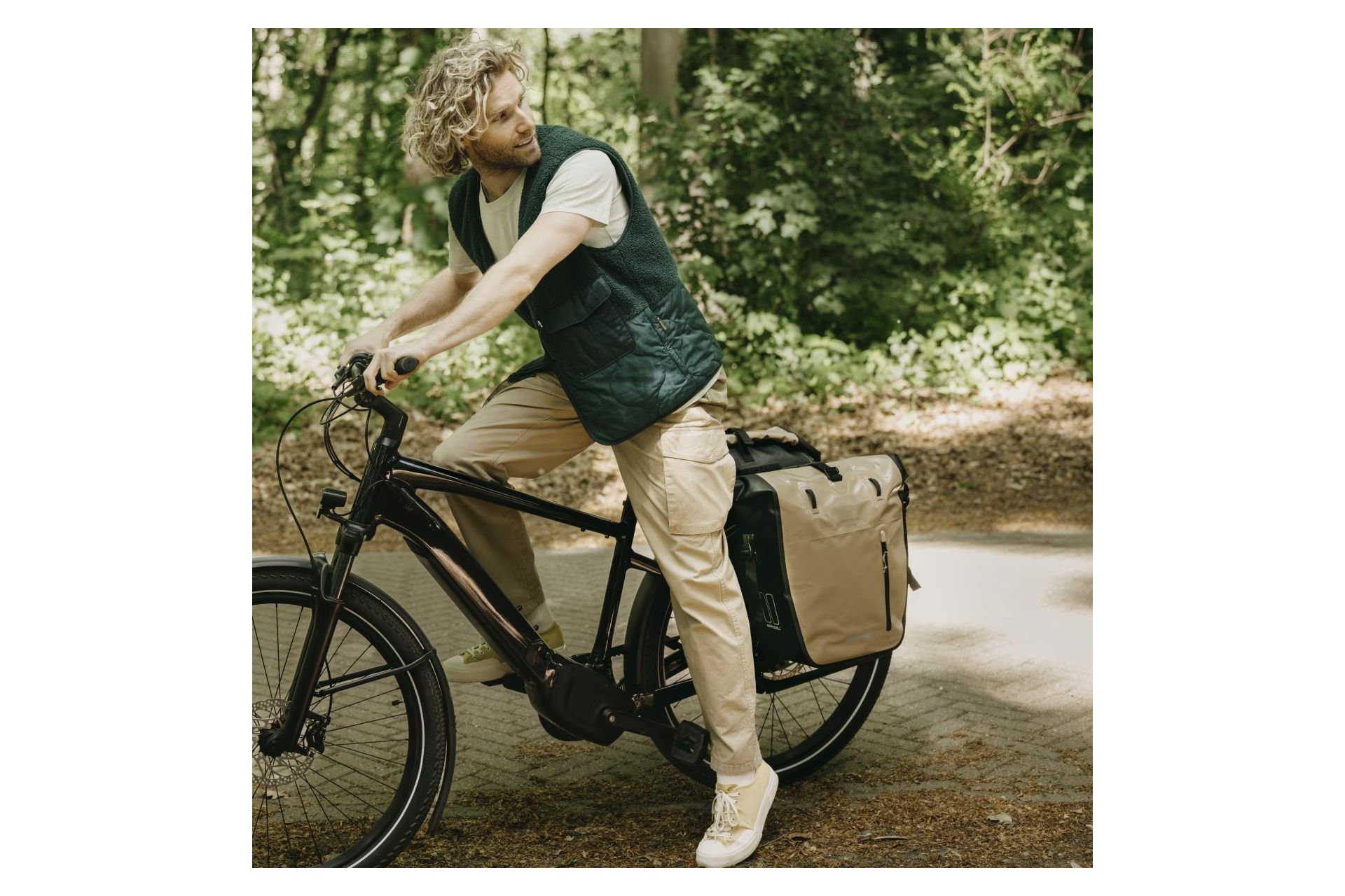 Basil Einzelpacktasche Rivo M MIK Hooks