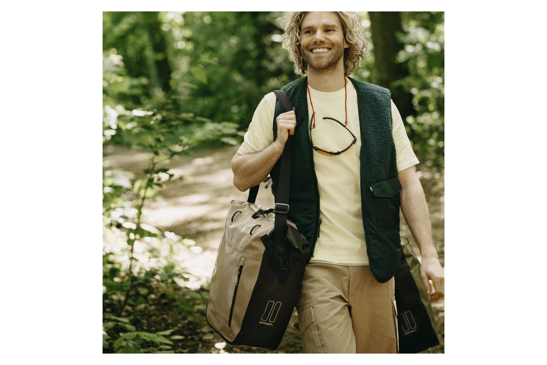 Basil Einzelpacktasche Rivo M MIK Hooks