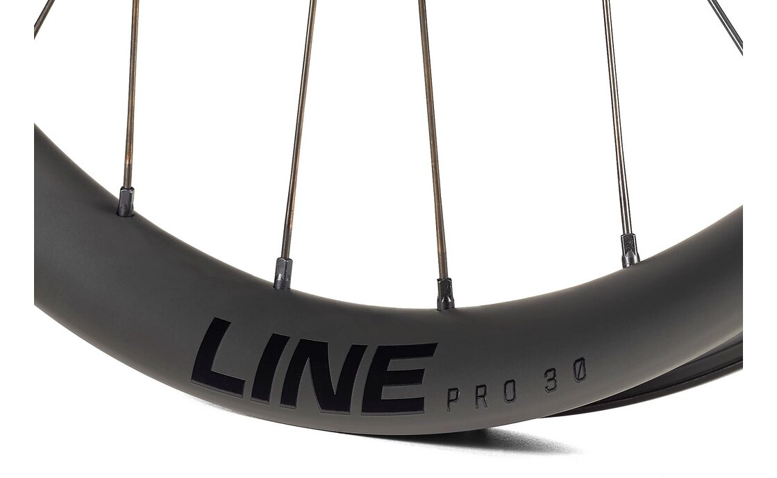 Bontrager Line Pro 30 TLR Boost 27.5 Carbon Vorderrad