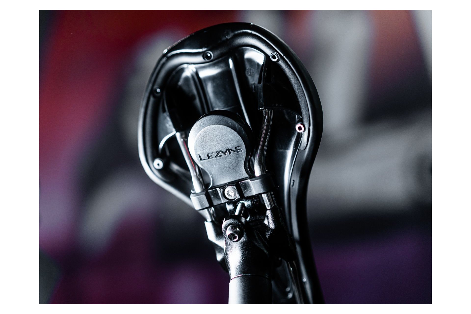 Lezyne Matrix Saddle Tagger für AirTag