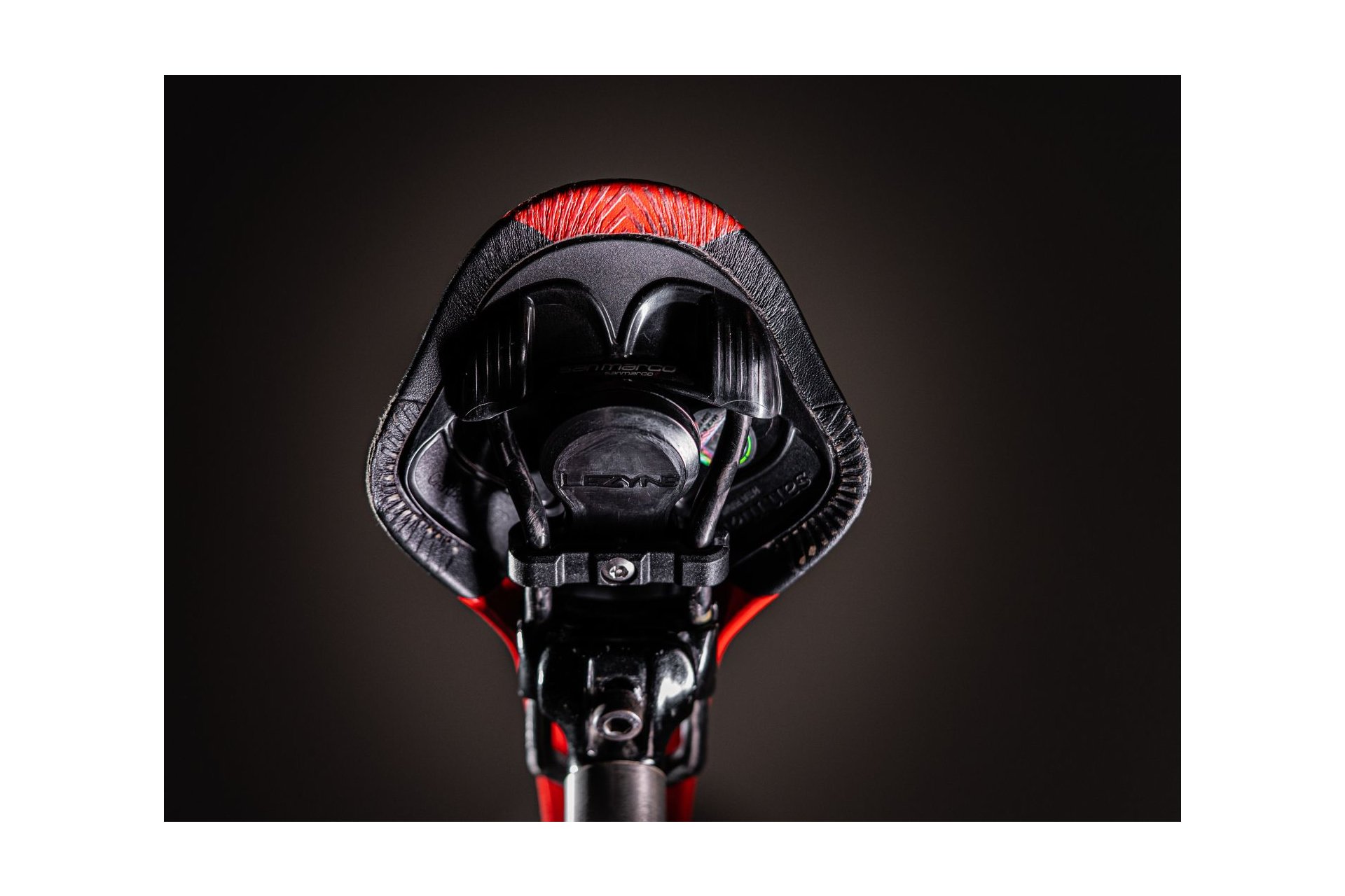 Lezyne Matrix Saddle Tagger für AirTag