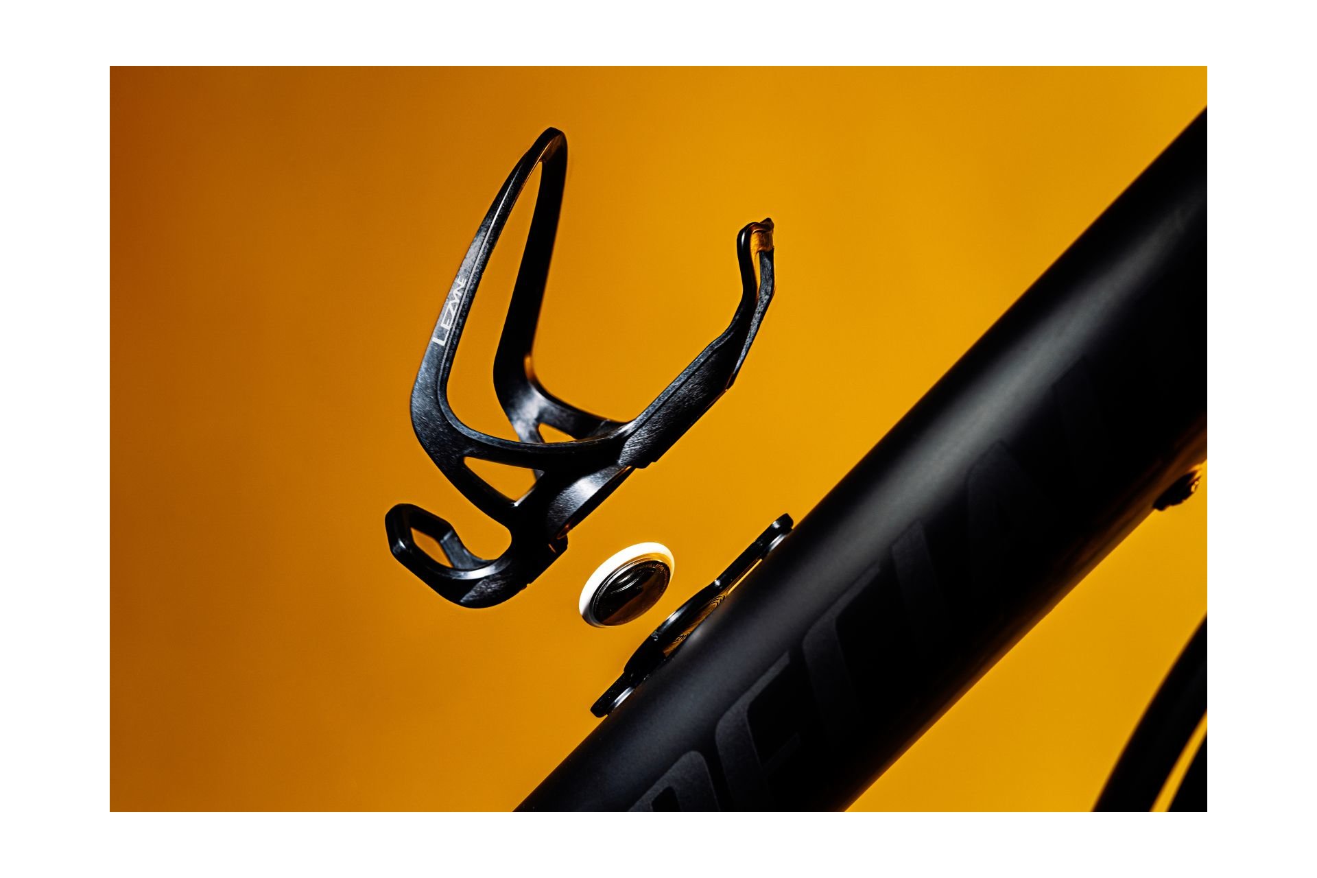 Lezyne Matrix Air Cage Flaschenhalter für AirTag