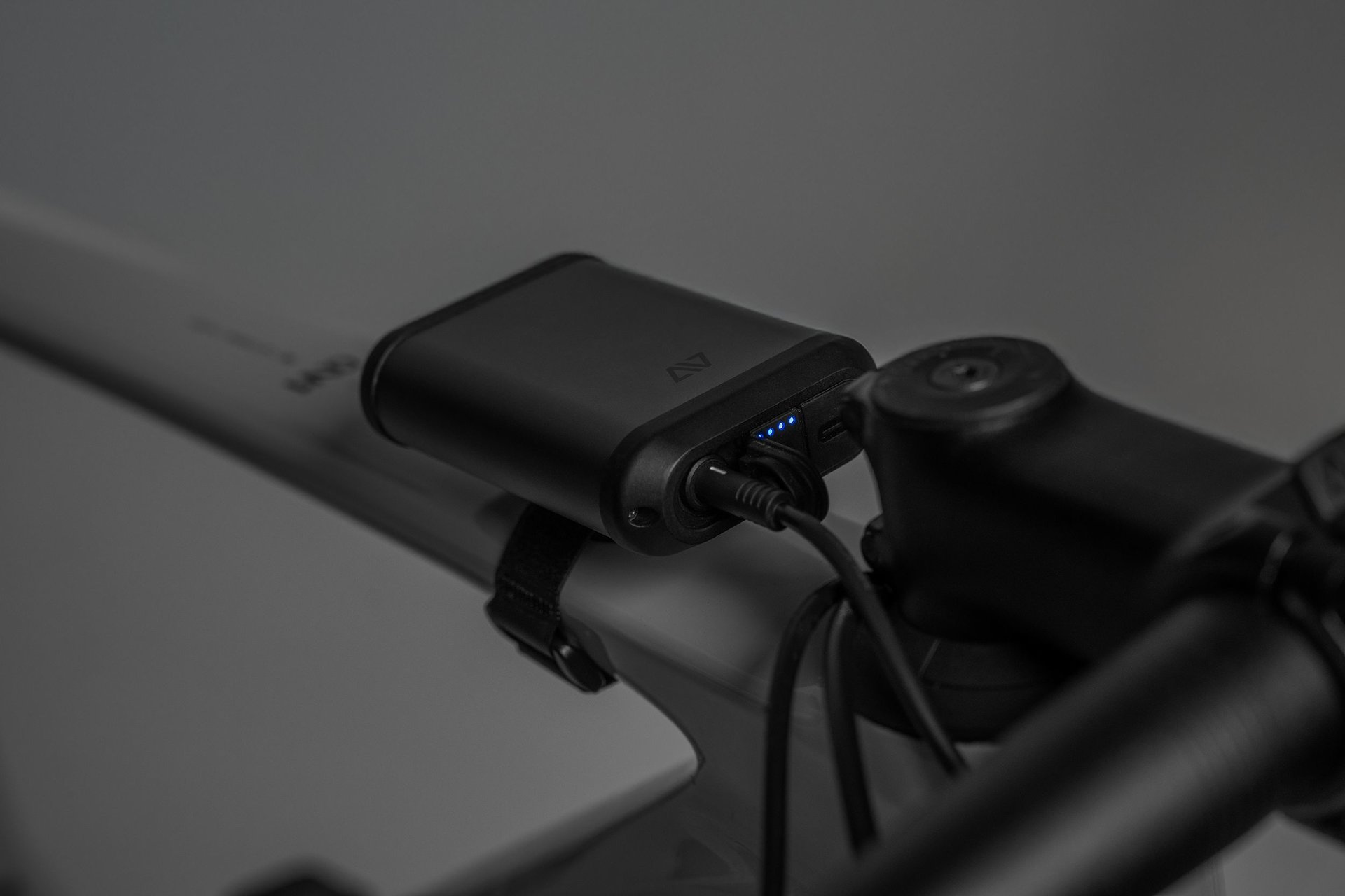 Cube ACID Frontlicht Pro-E 200 HB Powerbank