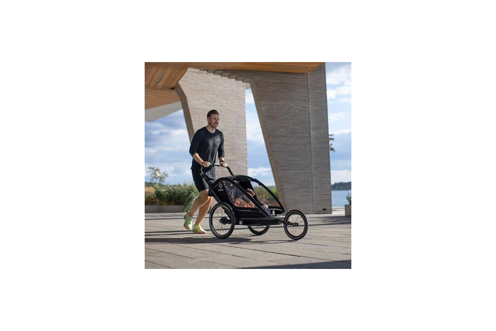 Hamax Breeze One mit Deichsel und Buggyrad