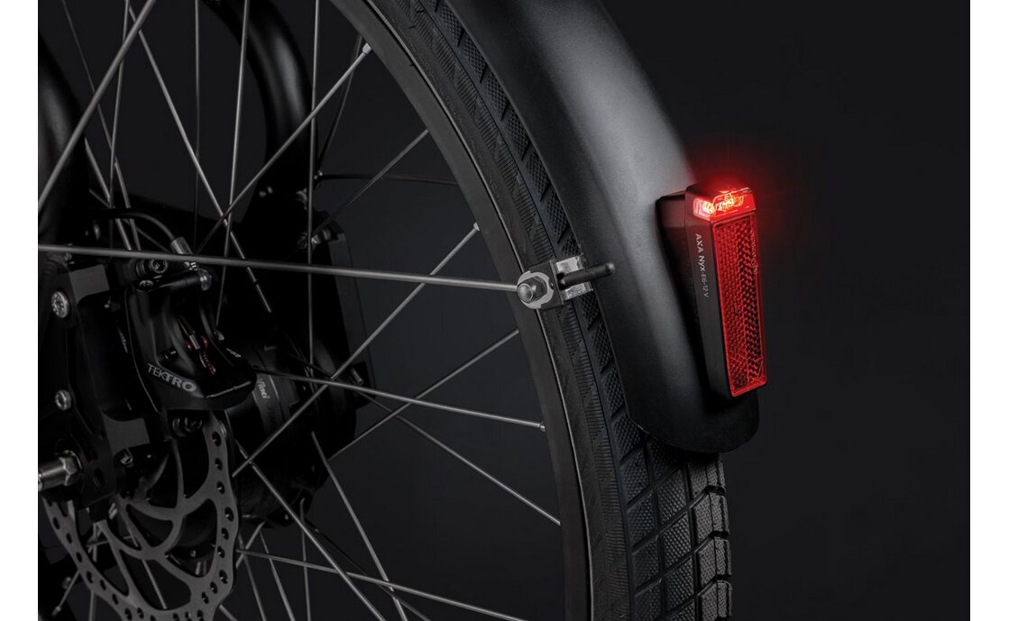 AXA Nyx mit Bremslichtfunktion Rücklicht für E-Bike 6-12 V