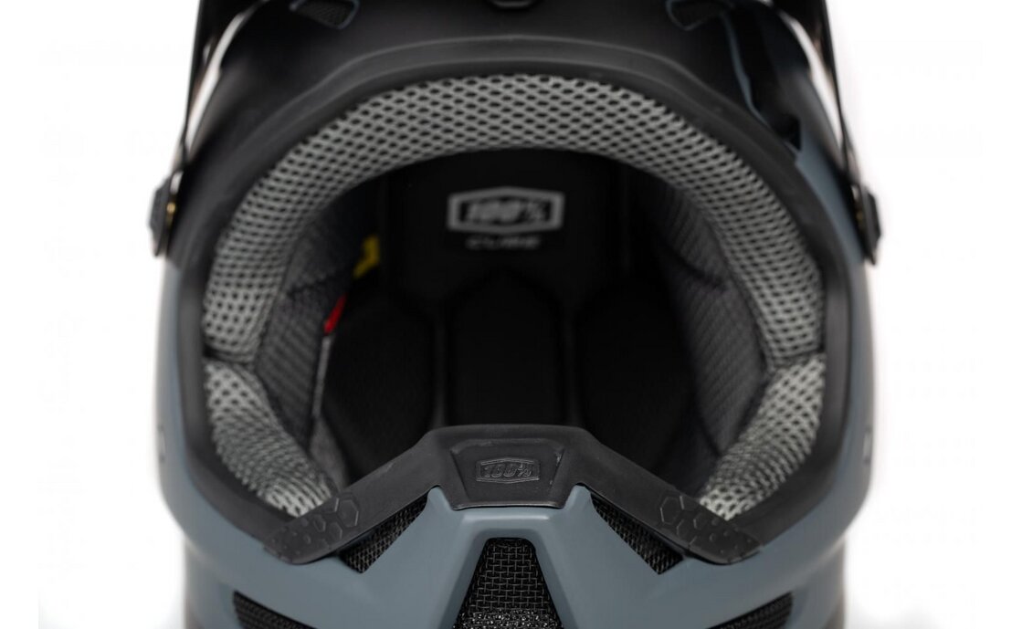 Cube Helm STATUS X 100%