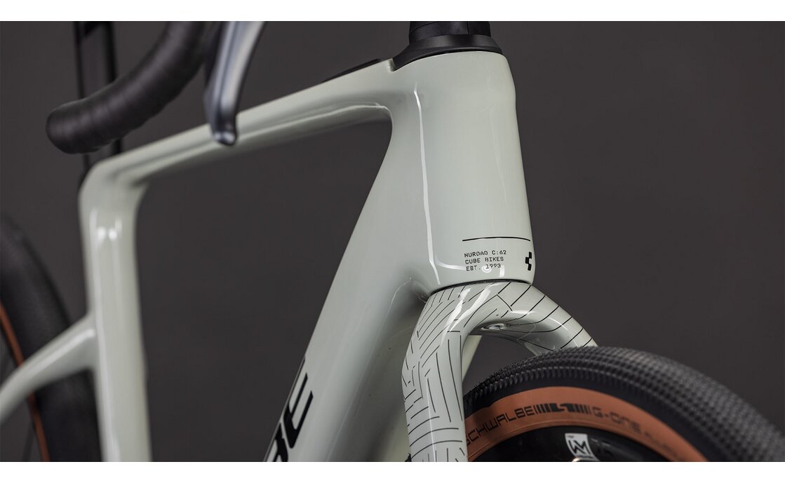 Cube Nuroad Hybrid C:62 Race 400X - 400 Wh - 28 Zoll - Diamant - 2026