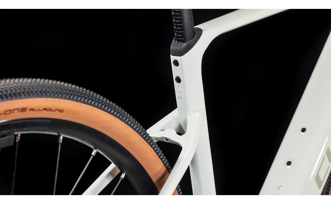 Cube Nuroad Hybrid C:62 Race 400X - 400 Wh - 28 Zoll - Diamant - 2025