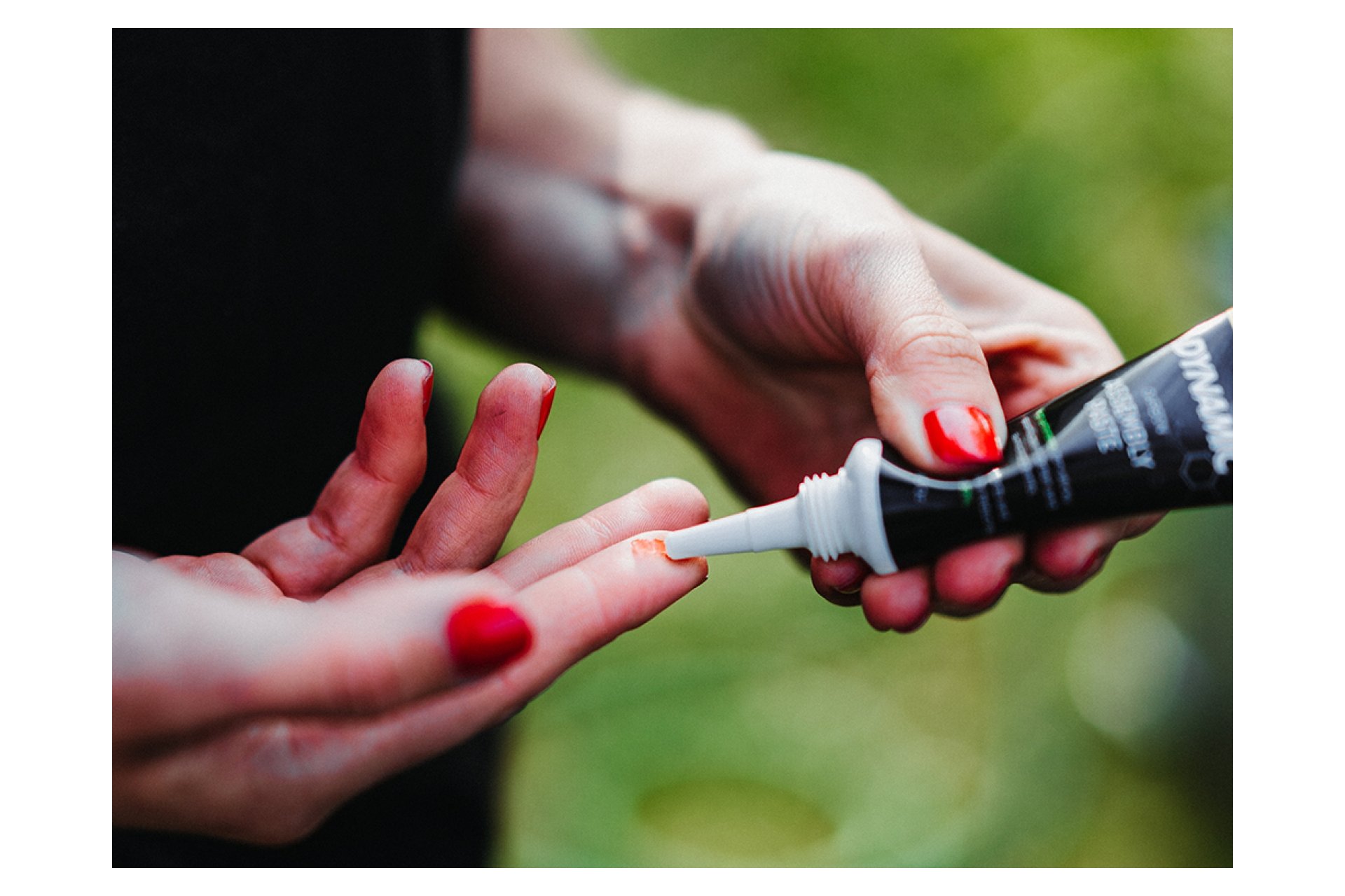 Dynamic Carbon Montagepaste, Tube - 80g