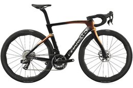 Pinarello Granger - Pinarello Dogma F - Red AXS - Princeton Peak 4550 - 28 Zoll - Diamant - 2025