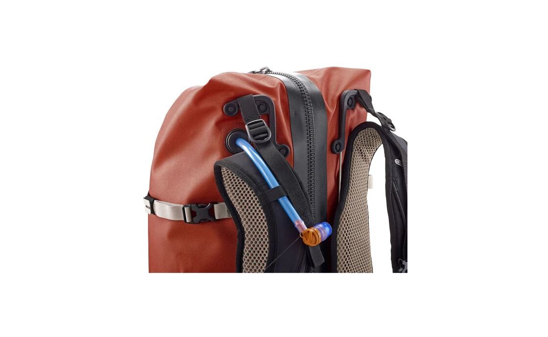 Ortlieb Atrack Hydration-System, Trinkblase isoliert