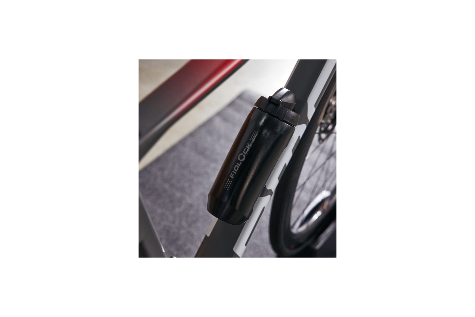 Fidlock Twist Trinkflasche 590 mit Bike Base Flaschenhalter