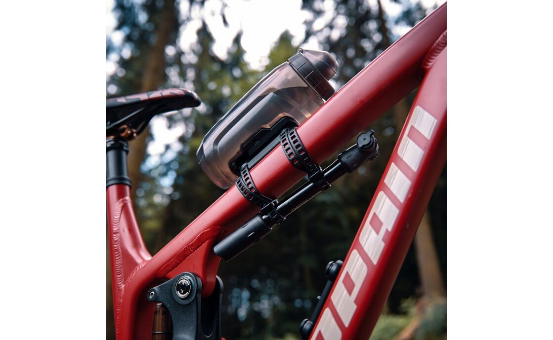 Fidlock Twist Trinkflasche 590 mit Uni Base Flaschenhalter