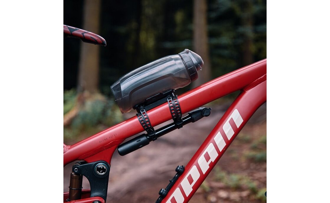 Fidlock Twist Trinkflasche 590 mit Uni Base Flaschenhalter