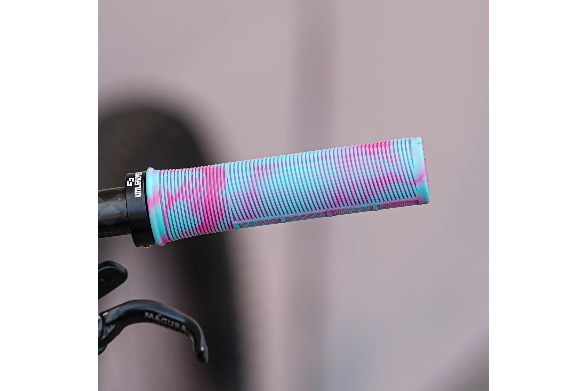 Unleazhed GRIP-G1 MTB Griffe Lock-On