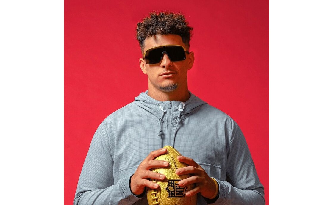 Oakley Sutro Lite Olympic Gold/Prizm Black - Patrick Mahomes Collec
