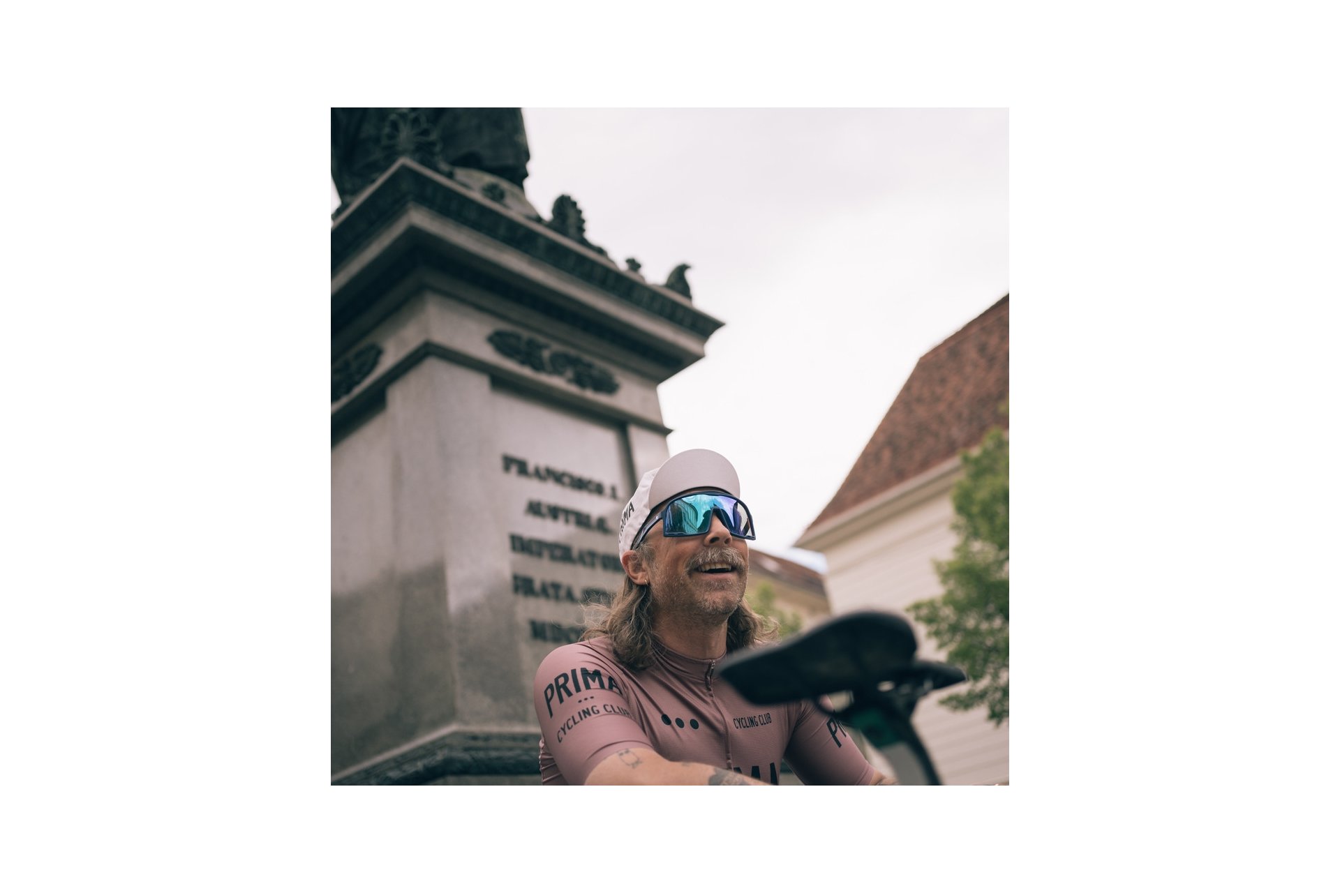 CHPO Henrik Navy - Rainbow Mirror