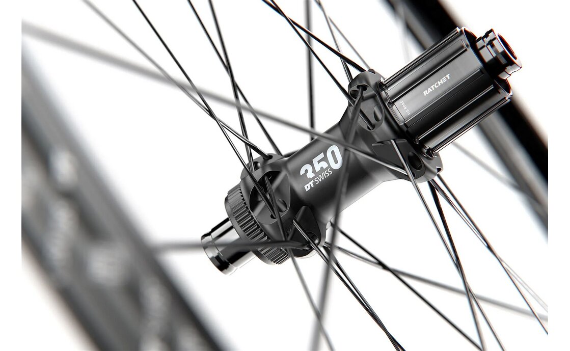 DT Swiss ER 1600 Spline 30 DB 28"- Hinterrad, Shimano ROAD