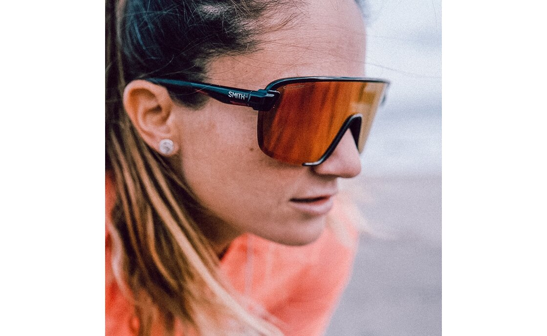 Smith Bobcat Black - ChromaPop Red Mirror