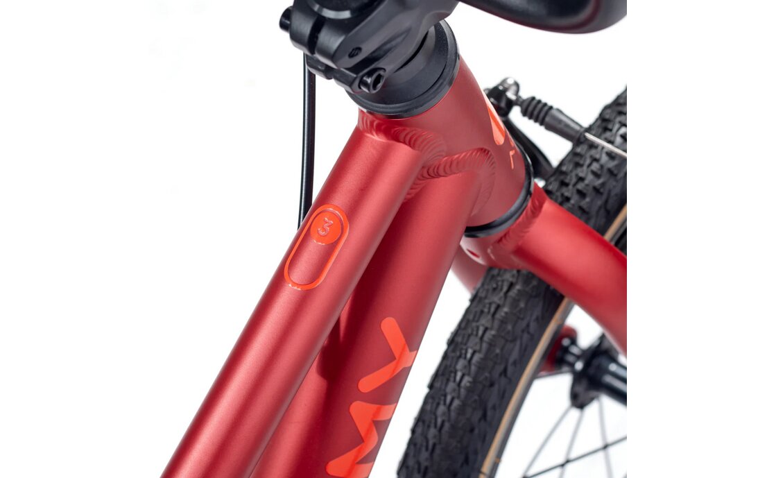 Academy Grade 3 - 16 Zoll - Diamant - 2026