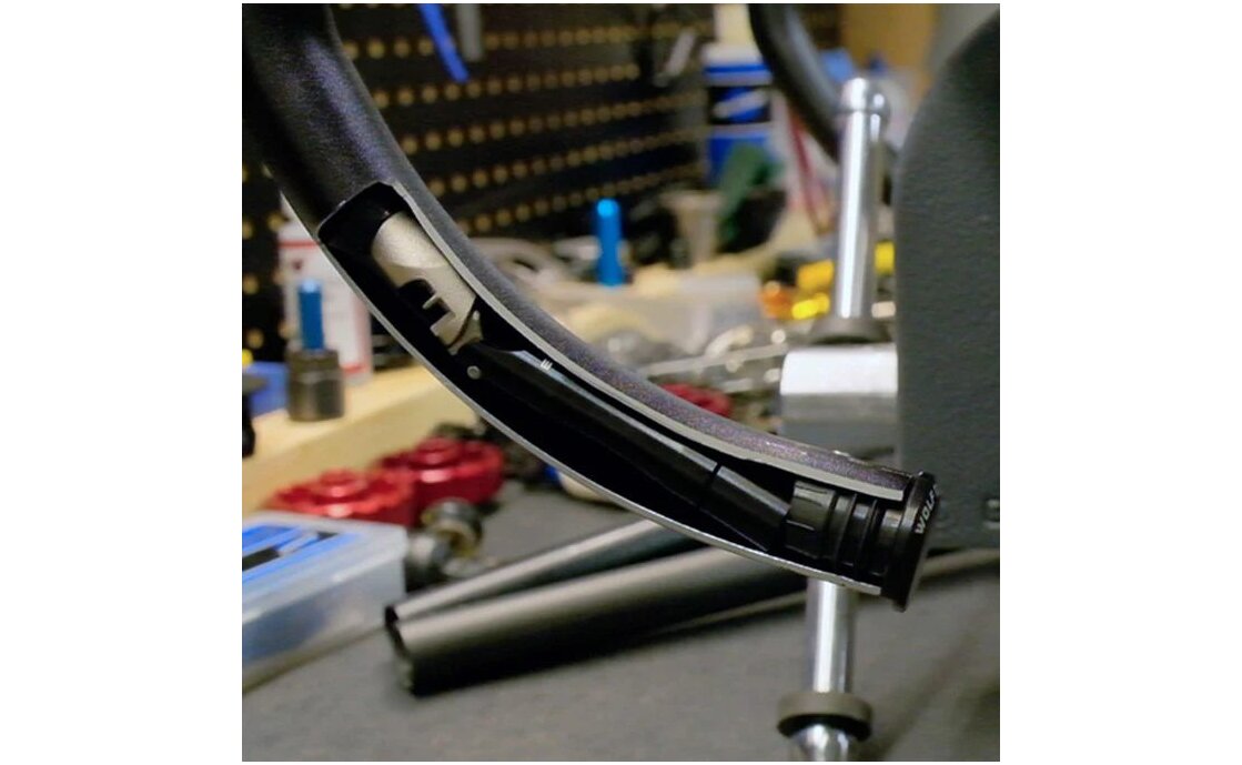 Wolftooth EnCase System Chain + Tire Plug Multitool Werkzeugset