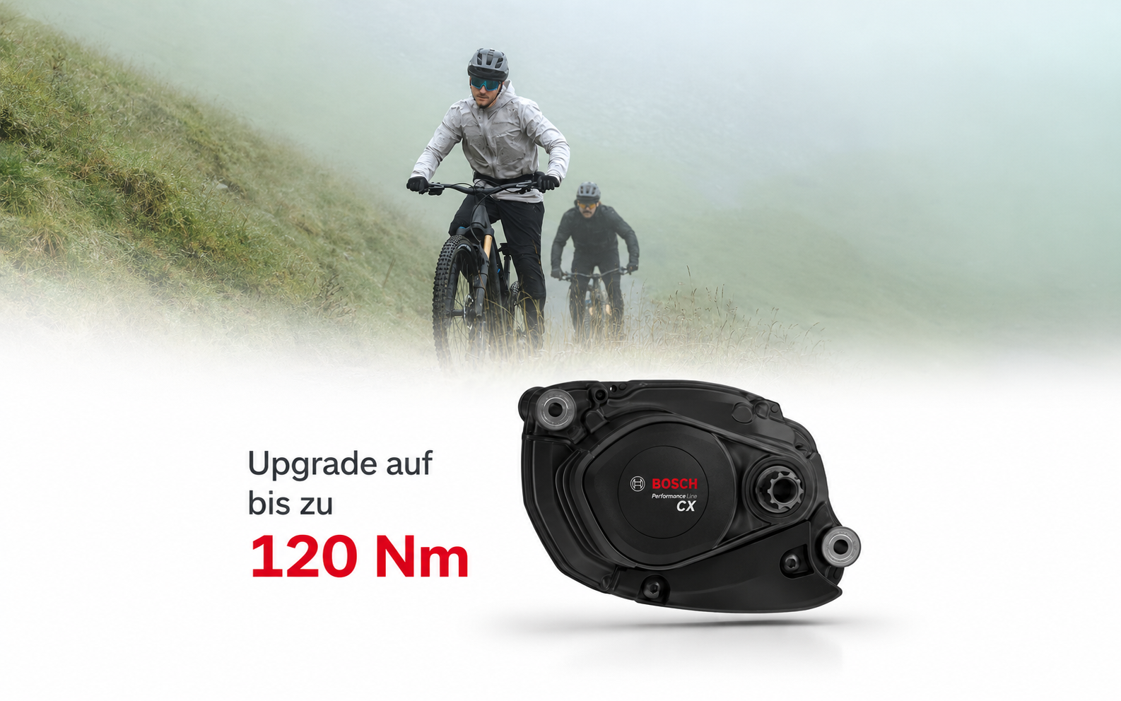 Zwei E-Mountainbiker fahren bergauf, daneben ein Bosch Performance Line CX Motor &ndash; Upgrade auf bis zu 120 Nm